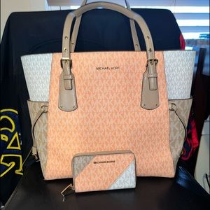 Michael Kors Large Bag and Matching Wallet